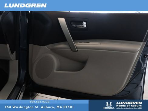 Used 2012 Nissan Rogue SL AWD/4WD image 15