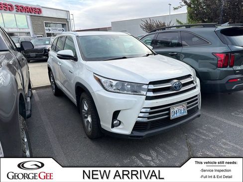 Used 2018 Toyota Highlander Limited AWD/4WD image 1