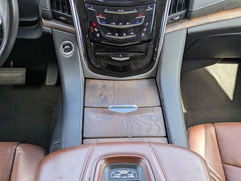 Used 2020 Cadillac Escalade Luxury image 20