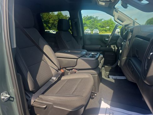 Used 2025 Chevrolet Silverado 1500 Custom Trail Boss AWD/4WD image 25