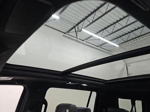 Used 2022 Cadillac Escalade ESV Sport Platinum w/ LPO, ONYX Package image 12