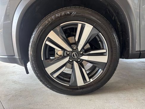 Used 2026 Nissan Rogue SL AWD/4WD image 32