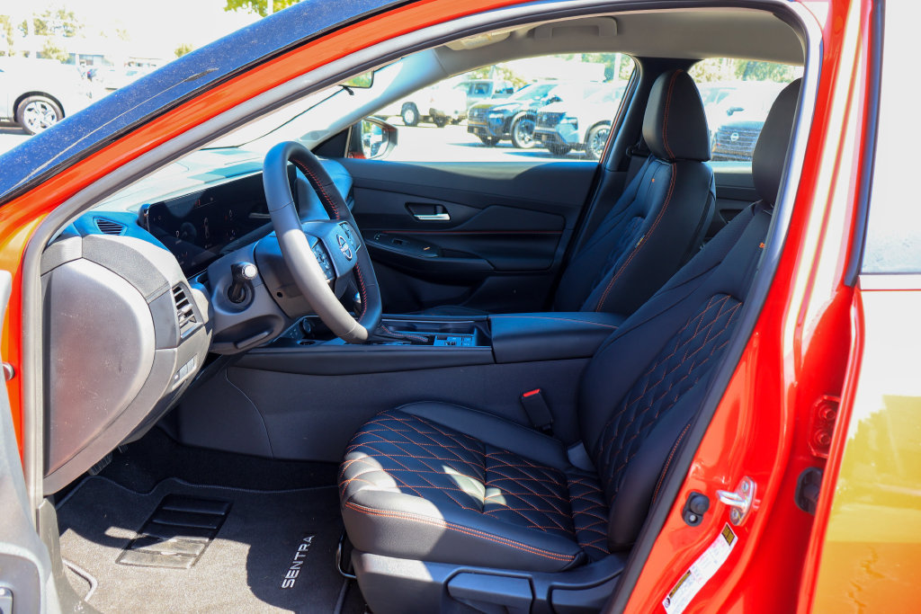 New 2026 Nissan Sentra SR w/ Floor Mat Package FWD image 7
