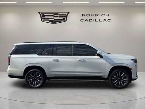 Certified 2022 Cadillac Escalade ESV Sport Platinum image 6