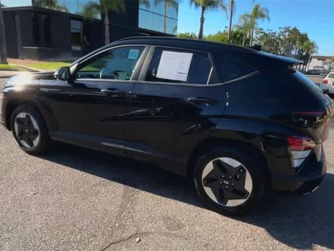 Certified 2025 Hyundai Kona SEL image 6