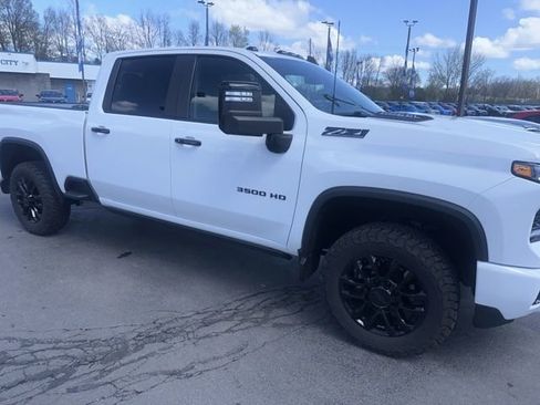 Used 2024 Chevrolet Silverado 3500 LT w/ Z71 Sport Edition AWD/4WD image 2