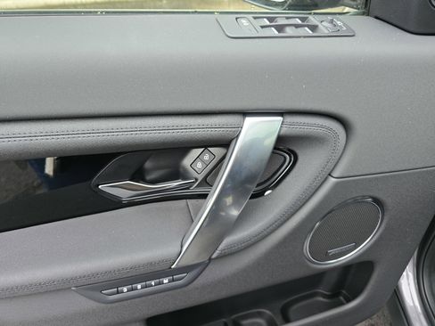 New 2025 Land Rover Discovery Sport S image 27