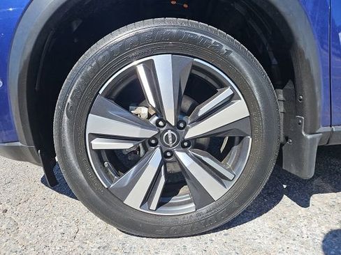 Certified 2023 Nissan Rogue Platinum AWD/4WD image 3
