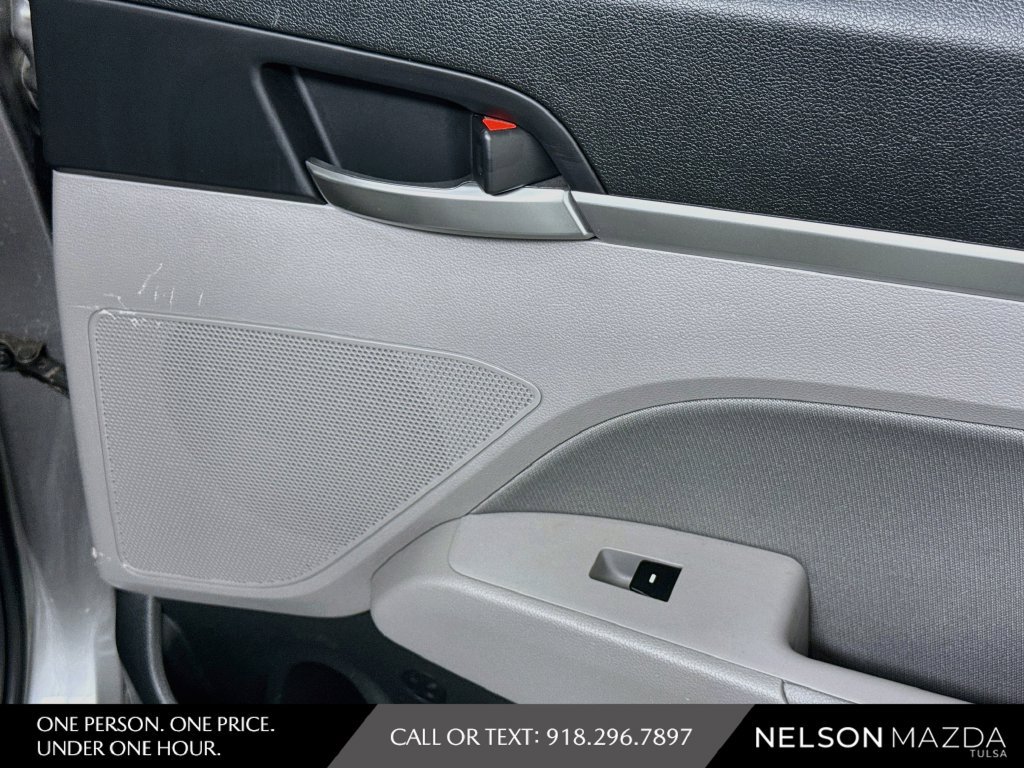 Used 2020 Hyundai Elantra SEL FWD image 40