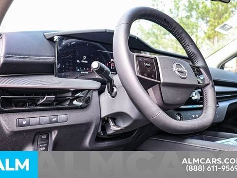 Certified 2025 Nissan Murano SV image 29