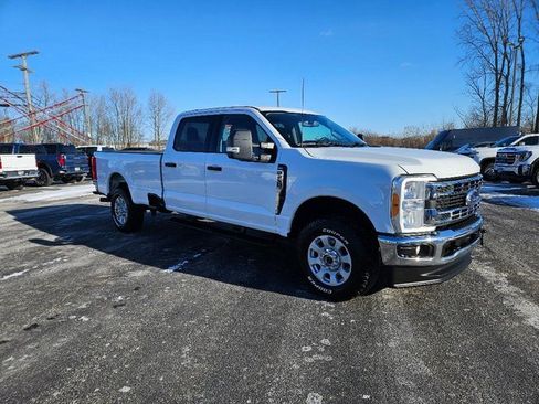 Used 2023 Ford F250 XLT image 2
