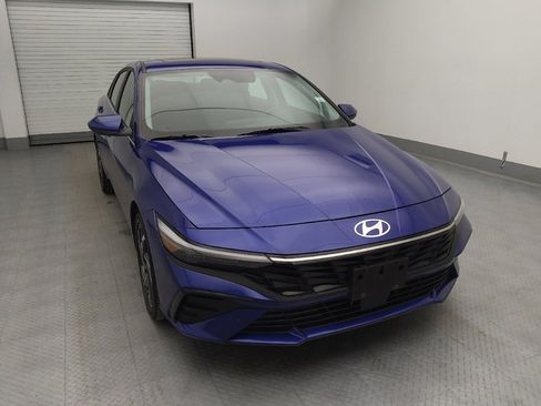 Used 2025 Hyundai Elantra SEL image 14