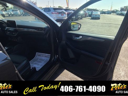Used 2021 Ford Escape Titanium image 15