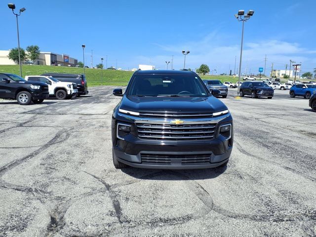 Used 2025 Chevrolet Traverse LT AWD/4WD image 3