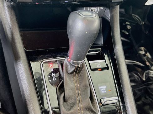 Used 2022 Jeep Compass Limited w/ Sun and Sound Group AWD/4WD image 16