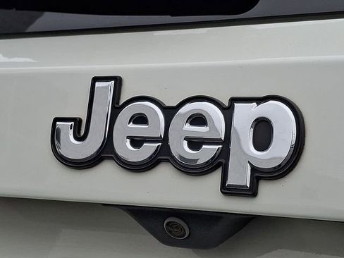 Used 2022 Jeep Renegade Latitude w/ Sun/Sound Group image 31