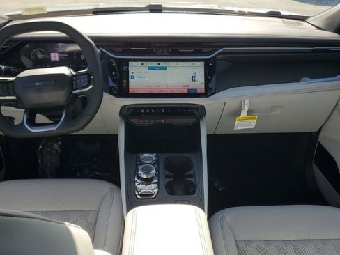 New 2026 Jeep Cherokee Overland image 12