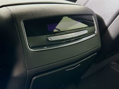 Used 2024 Cadillac Escalade ESV Luxury image 27