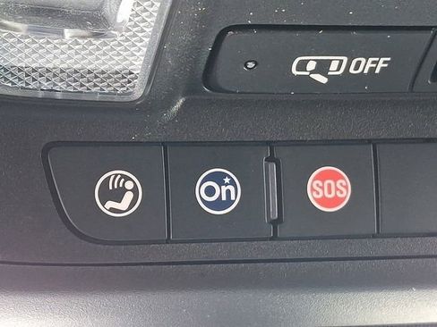 Used 2023 Chevrolet Traverse LT image 28