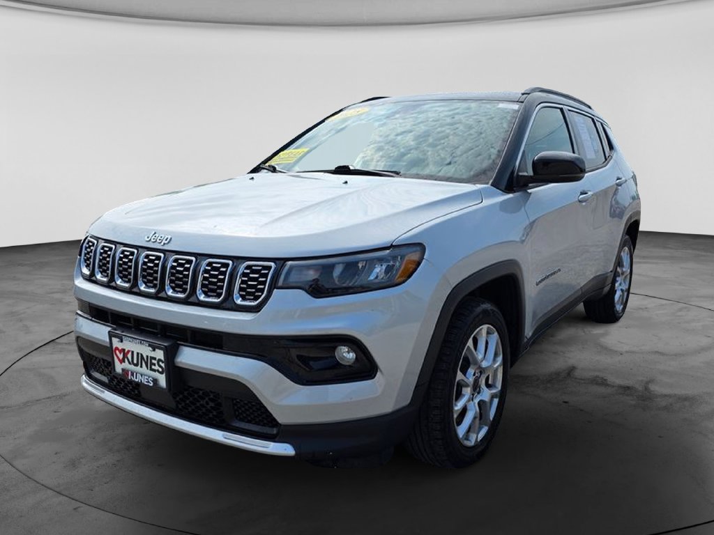 Used 2025 Jeep Compass Limited AWD/4WD image 3