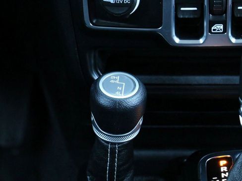 Used 2021 Jeep Wrangler Unlimited Sahara image 25