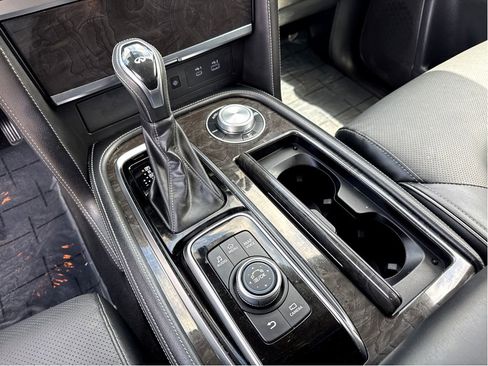 Used 2024 INFINITI QX80 Luxe image 19