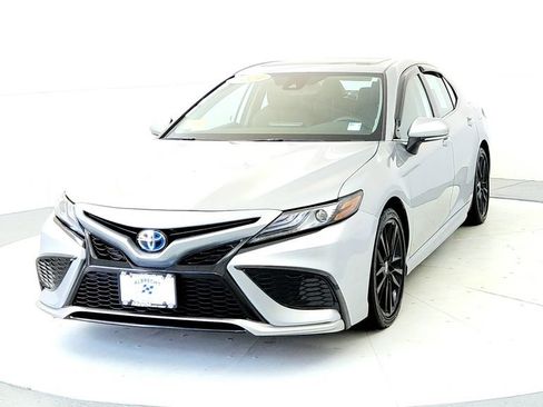 Used 2024 Toyota Camry XSE w/ Navigation Package FWD image 2