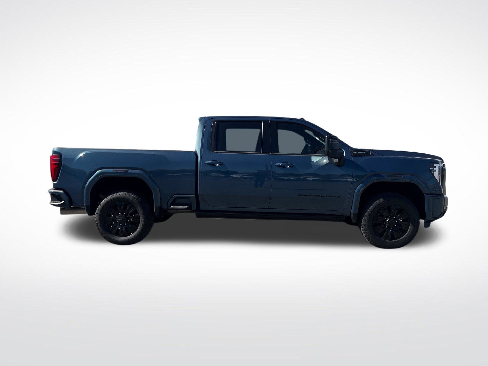 Used 2024 GMC Sierra 2500 Denali Ultimate w/ Max Trailering Package AWD/4WD image 2