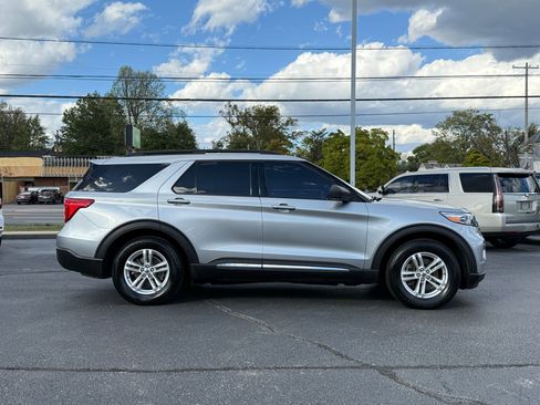 Used 2020 Ford Explorer XLT image 5