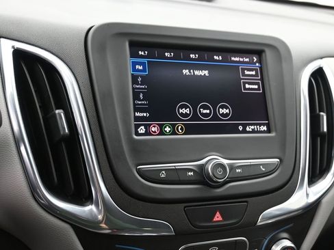 Used 2020 Chevrolet Equinox LS w/ LS Convenience Package image 18