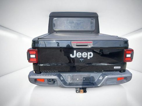 Used 2020 Jeep Gladiator Overland AWD/4WD image 4
