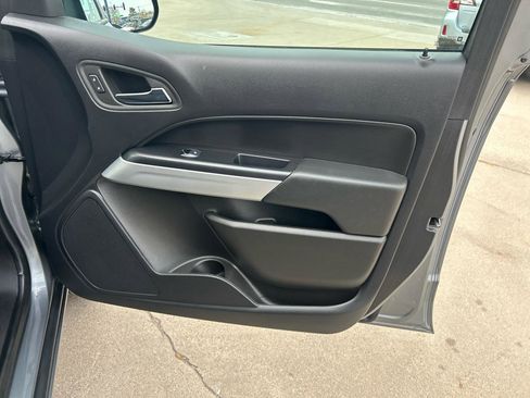 Used 2022 Chevrolet Colorado LT w/ Fleet Safety Package RWD image 12