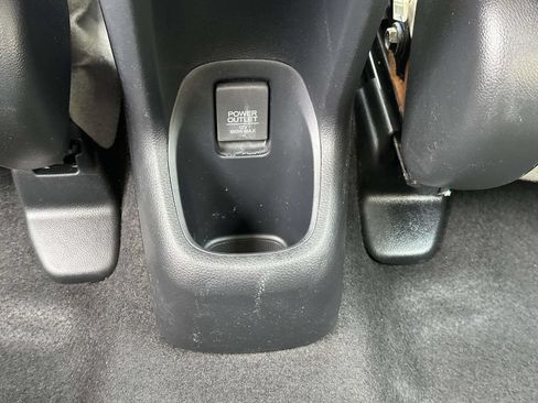 Used 2017 Honda HR-V LX image 10
