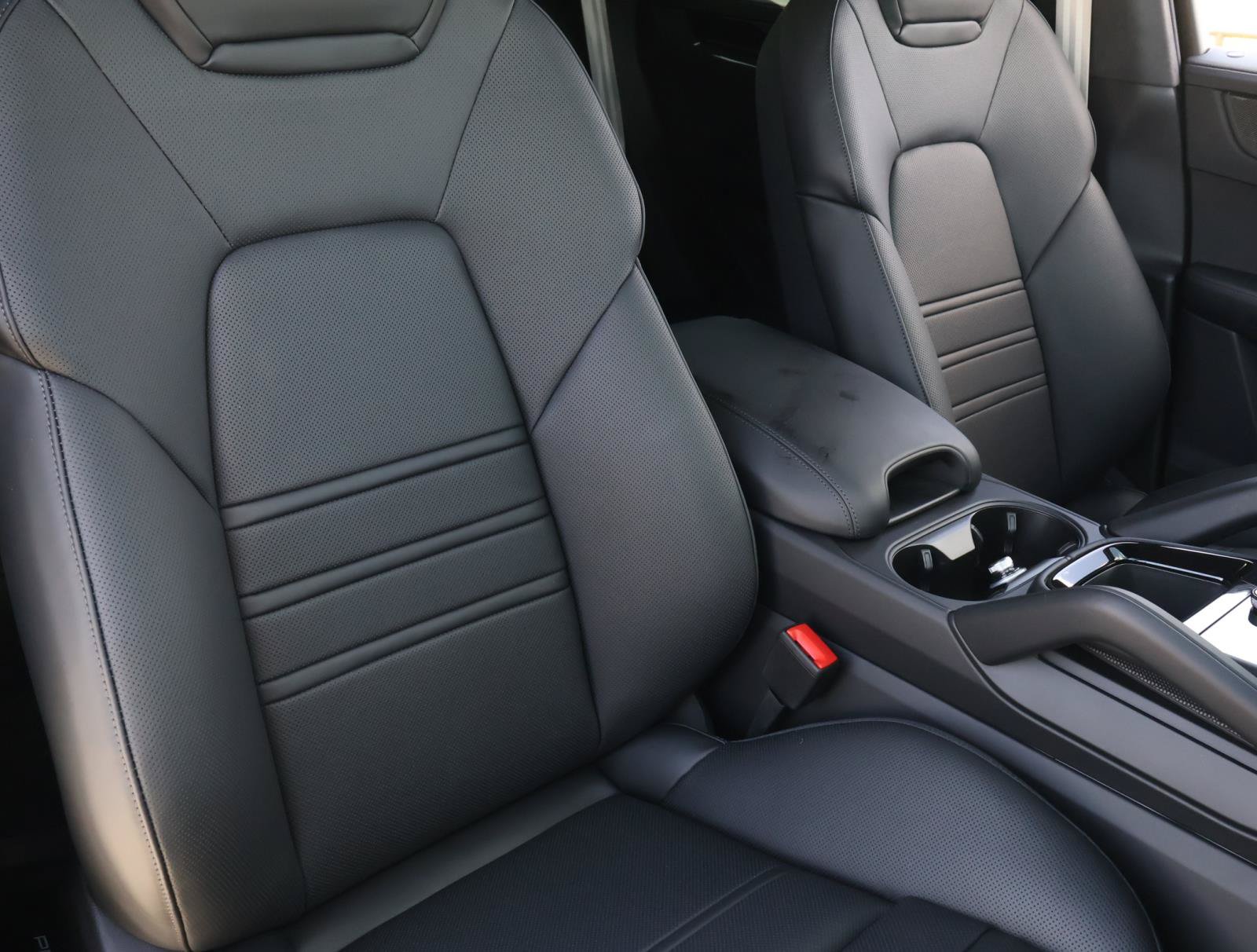 Used 2026 Porsche Cayenne GTS AWD/4WD image 19