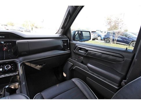 Used 2023 GMC Sierra 1500 AT4X image 8