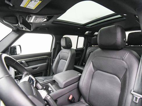 Used 2024 Land Rover Defender 110 S image 48