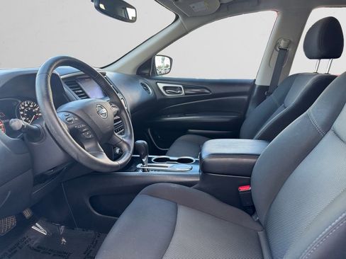 Used 2020 Nissan Pathfinder SV image 10