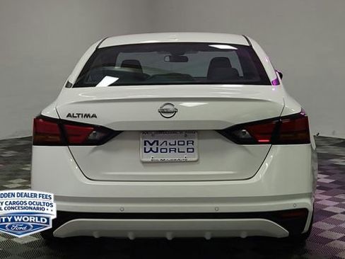 Used 2025 Nissan Altima 2.5 SV FWD image 6
