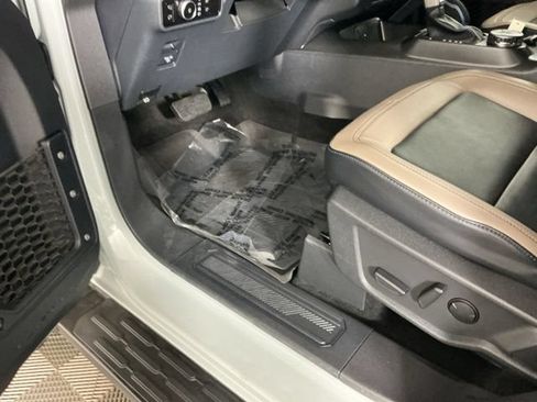 Used 2023 Ford Bronco Wildtrak AWD/4WD image 17