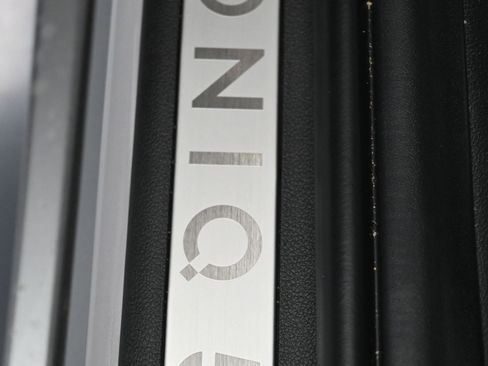 Used 2025 Hyundai Ioniq 5 Limited image 15