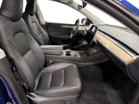 Certified 2023 Tesla Model Y Long Range AWD/4WD image 13