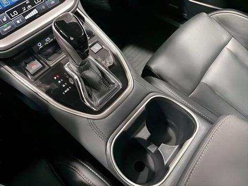 Used 2025 Subaru Outback Touring w/ Popular Package #2 image 24