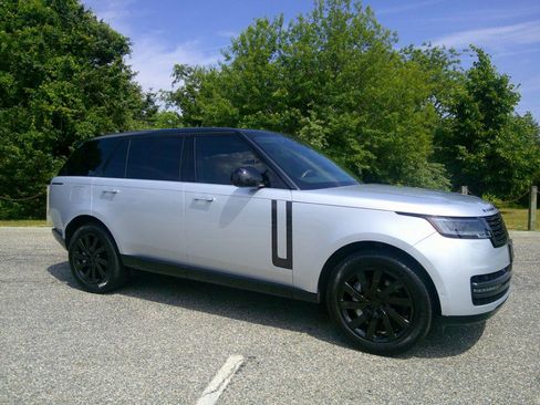 Used 2024 Land Rover Range Rover Long Wheelbase SE AWD/4WD image 3