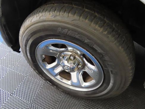 Used 2015 RAM 1500 Laramie w/ Convenience Group image 7