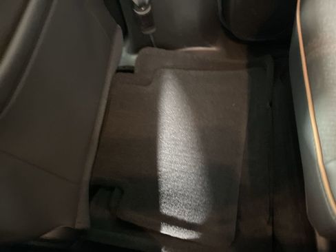 Used 2025 GMC Canyon AT4 image 35