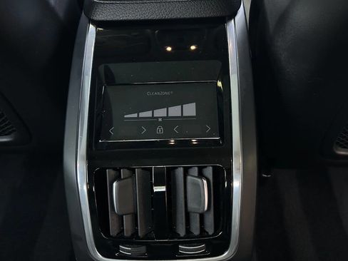 Used 2018 Volvo S90 T5 Momentum w/ Convenience Package image 17