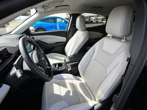 Certified 2025 Ford Mustang Mach-E Premium image 19