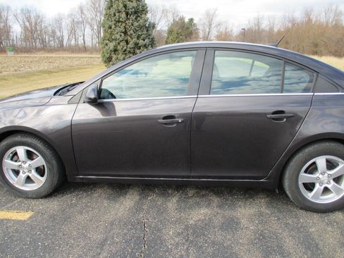 Used 2014 Chevrolet Cruze LT image 25