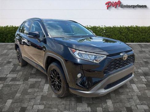 Used 2020 Toyota RAV4 XLE FWD image 7