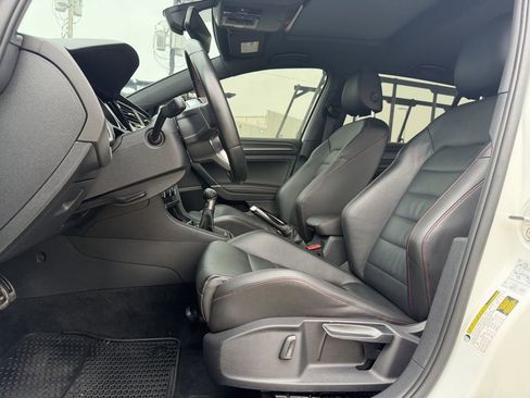 Used 2019 Volkswagen GTI SE FWD image 26